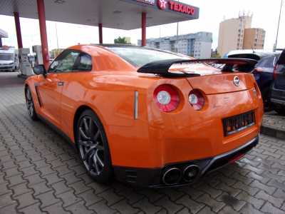 Nissan GT-R